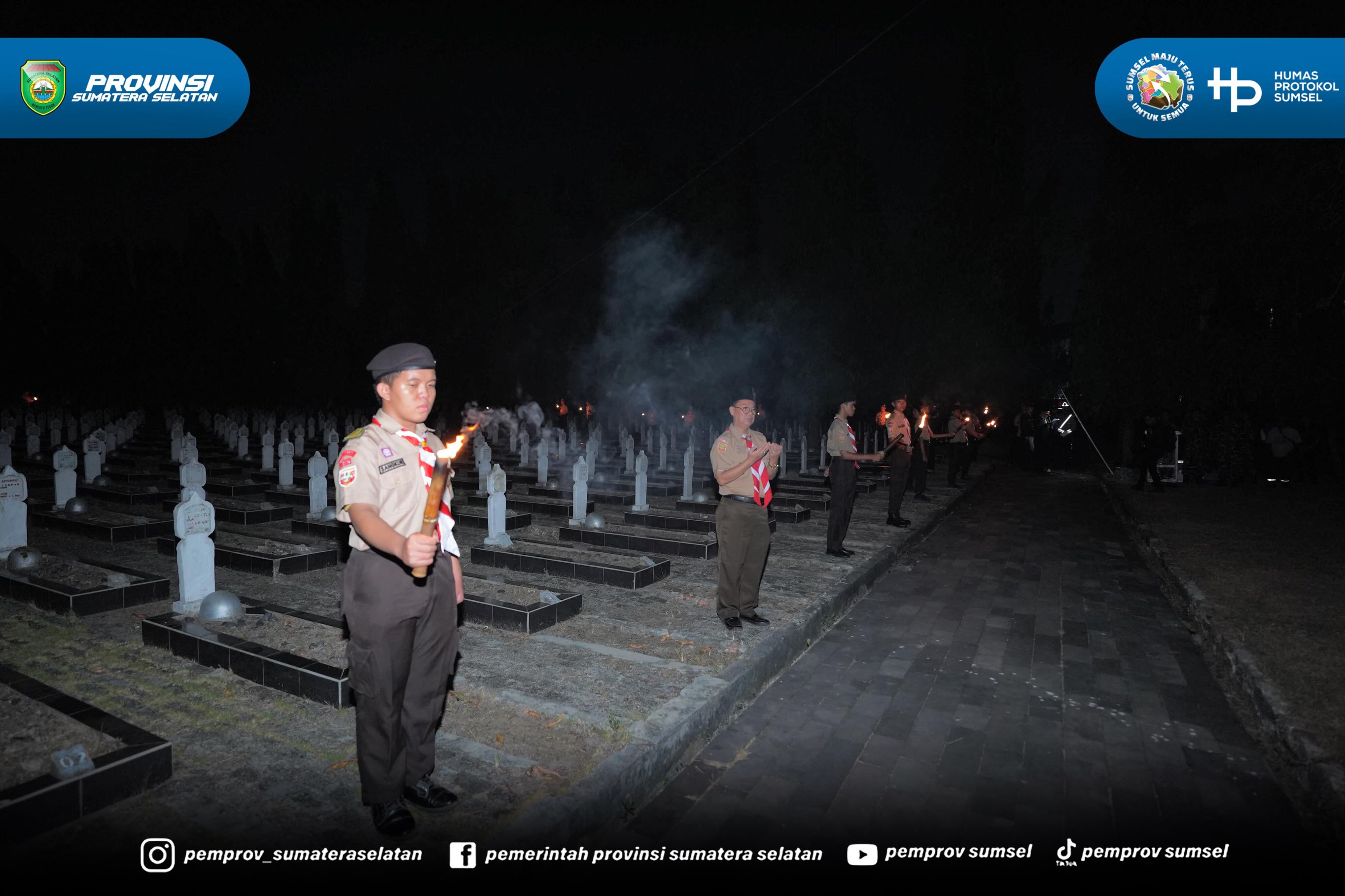 Palembang – Gubernur Sumatera Selatan Dr. H. Herman Deru bersama Wakil Gubernur Sumatera Selatan H. Cik Ujang dan jajaran Forum Koordinasi Pimpinan Daerah (Forkopimda) Provinsi Sumatera Selatan mengikuti Apel Kehormatan dan Renungan Suci dalam ran...