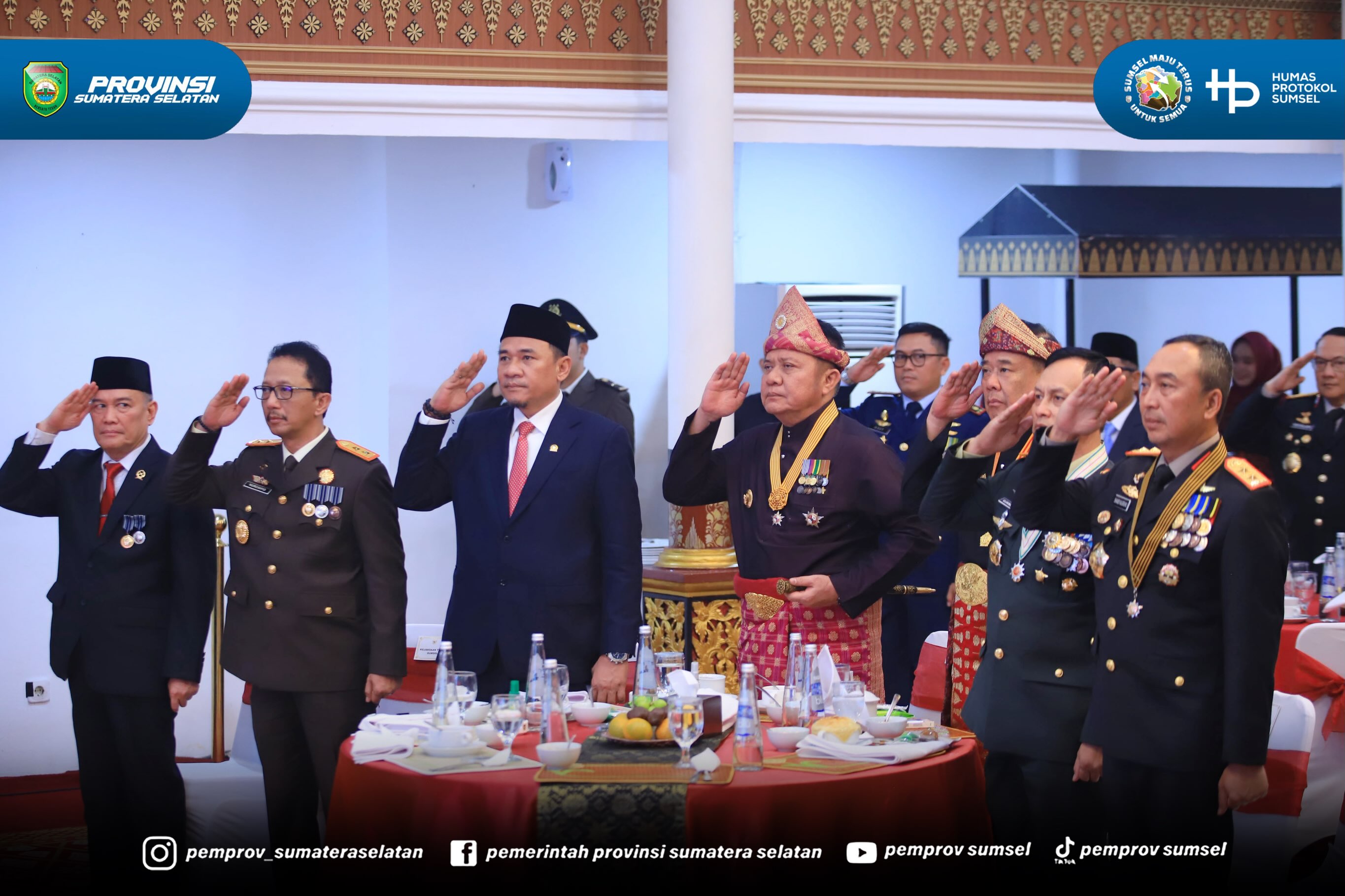 Gubernur Sumatera Selatan, Dr. H. Herman Deru, didampingi oleh Wakil Gubernur Sumsel, H. Cik Ujang, beserta jajaran Forum Komunikasi Pimpinan Daerah (Forkopimda) menyaksikan upacara peringatan Detik-detik Proklamasi Kemerdekaan RI secara virtual....