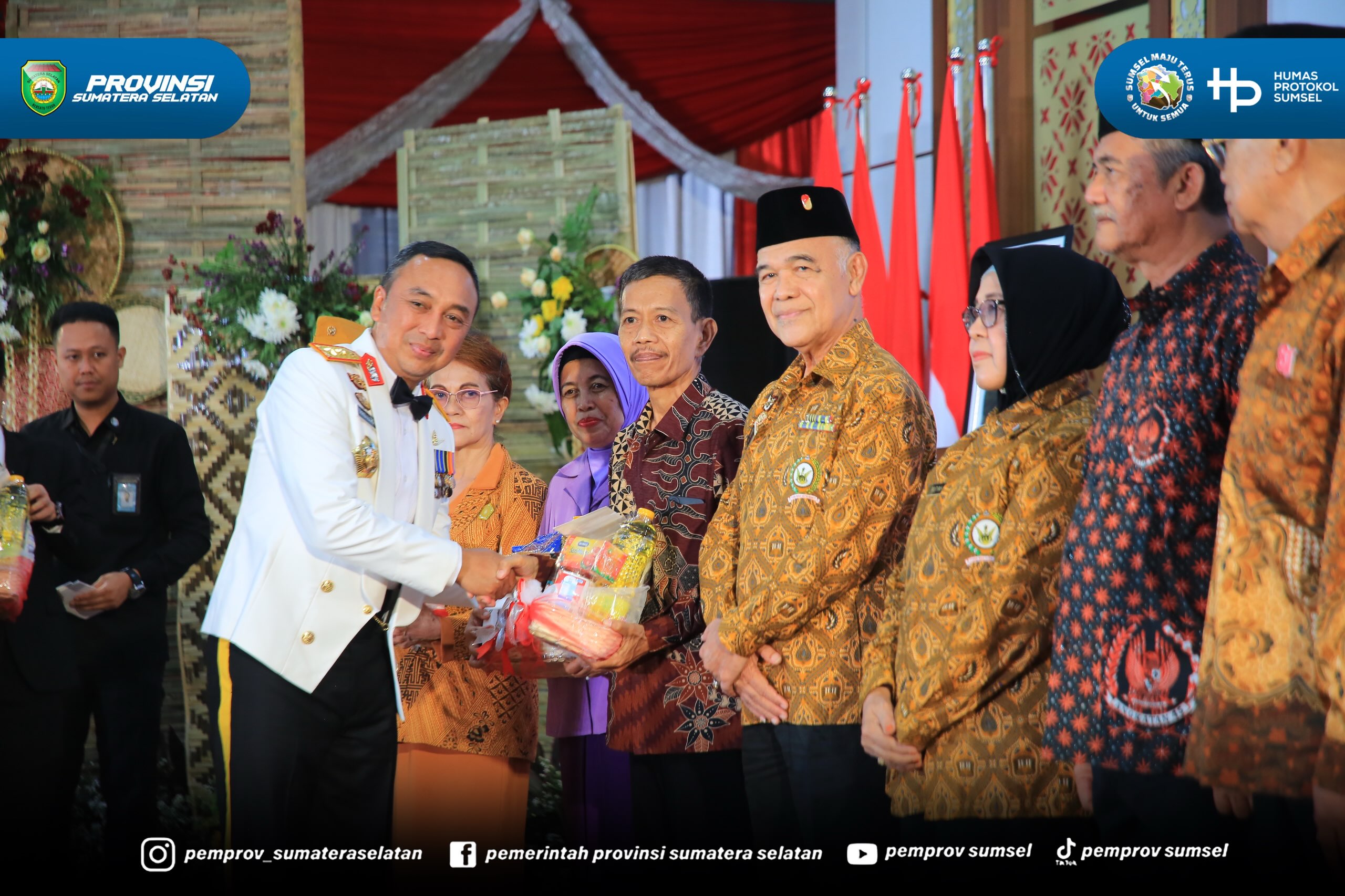PALEMBANG – Gubernur Sumatera Selatan (Sumsel) Dr. H. Herman Deru mengajak seluruh elemen masyarakat, khususnya generasi muda, untuk menjaga semangat perjuangan para pahlawan dengan mengisi kemerdekaan melalui karya, memperkuat persatuan, serta me...