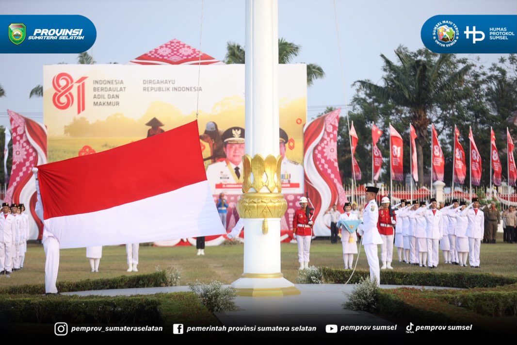 Palembang – Wakil Gubernur Sumatera Selatan (Sumsel), H. Cik Ujang, memimpin upacara Penurunan Bendera Merah Putih sebagai rangkaian penutup peringatan Hari Ulang Tahun (HUT) ke-81 Kemerdekaan Republik Indonesia tingkat Provinsi Sumatera Selatan d...