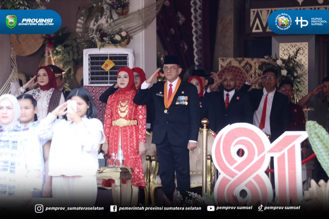 Palembang – Wakil Gubernur Sumatera Selatan (Sumsel), H. Cik Ujang, memimpin upacara Penurunan Bendera Merah Putih sebagai rangkaian penutup peringatan Hari Ulang Tahun (HUT) ke-81 Kemerdekaan Republik Indonesia tingkat Provinsi Sumatera Selatan d...