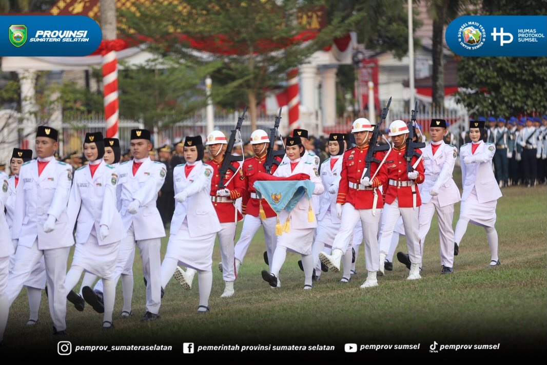 Palembang – Wakil Gubernur Sumatera Selatan (Sumsel), H. Cik Ujang, memimpin upacara Penurunan Bendera Merah Putih sebagai rangkaian penutup peringatan Hari Ulang Tahun (HUT) ke-81 Kemerdekaan Republik Indonesia tingkat Provinsi Sumatera Selatan d...