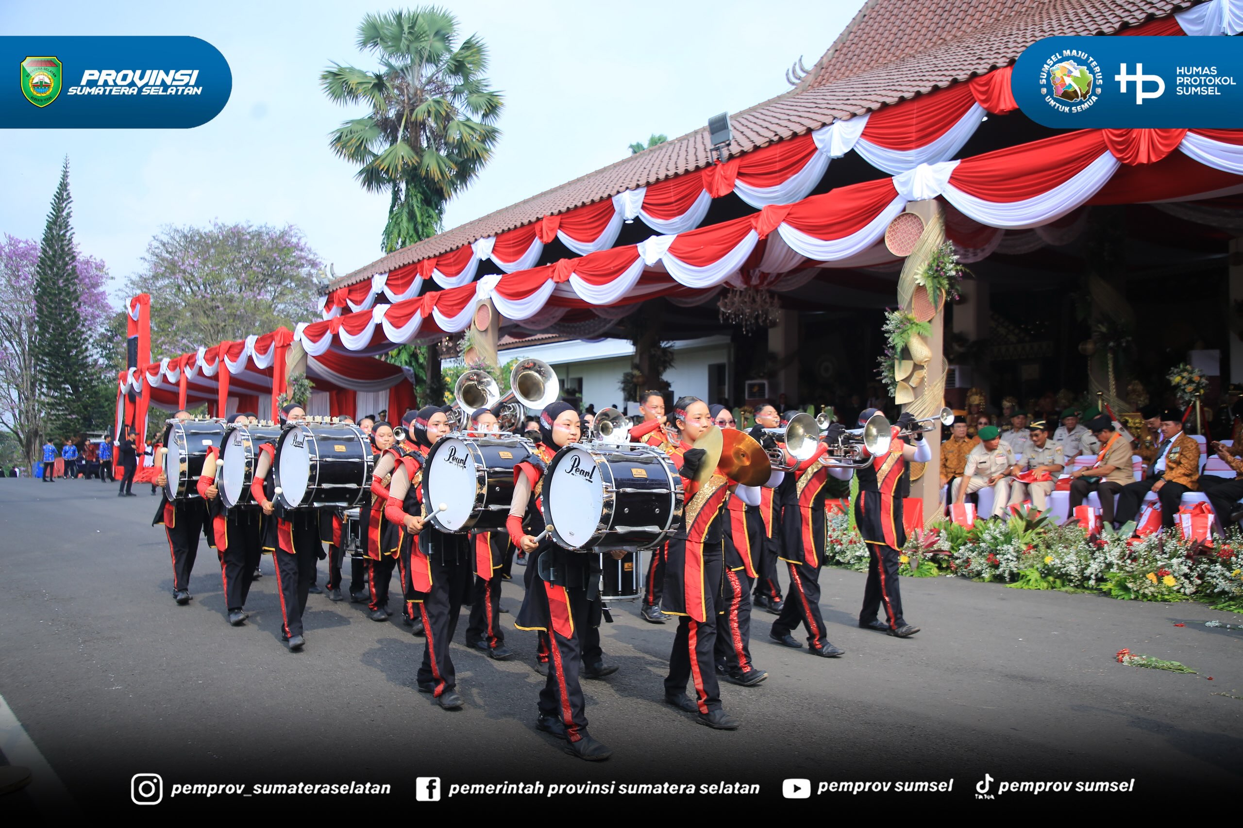 Palembang — Gubernur Sumatera Selatan (Sumsel) Dr. H. Herman Deru bertindak sebagai inspektur upacara pada peringatan Hari Ulang Tahun (HUT) ke-81 Kemerdekaan Republik Indonesia Tahun 2026. Upacara berlangsung khidmat di Halaman Griya Agung Palemb...