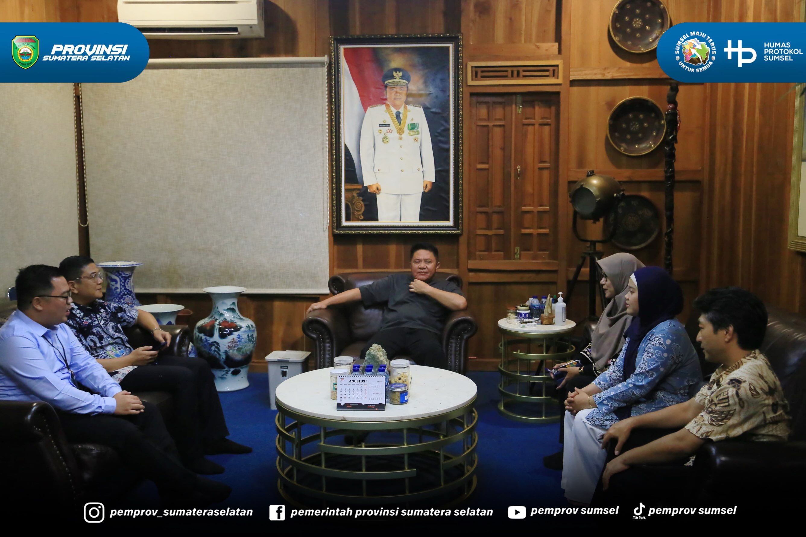 Gubernur Sumsel Herman Deru menerima Tim Uji Petik Nomine Pemerintah Daerah dengan kinerja sangat baik dalam Penyelenggaraan Pelayanan Terpadu Satu Pintu (PTSP) dan Percepatan Pelaksanaan Berusaha tahun 2026, di Rumah Kayu Taman Kenten, Rabu (19/8...