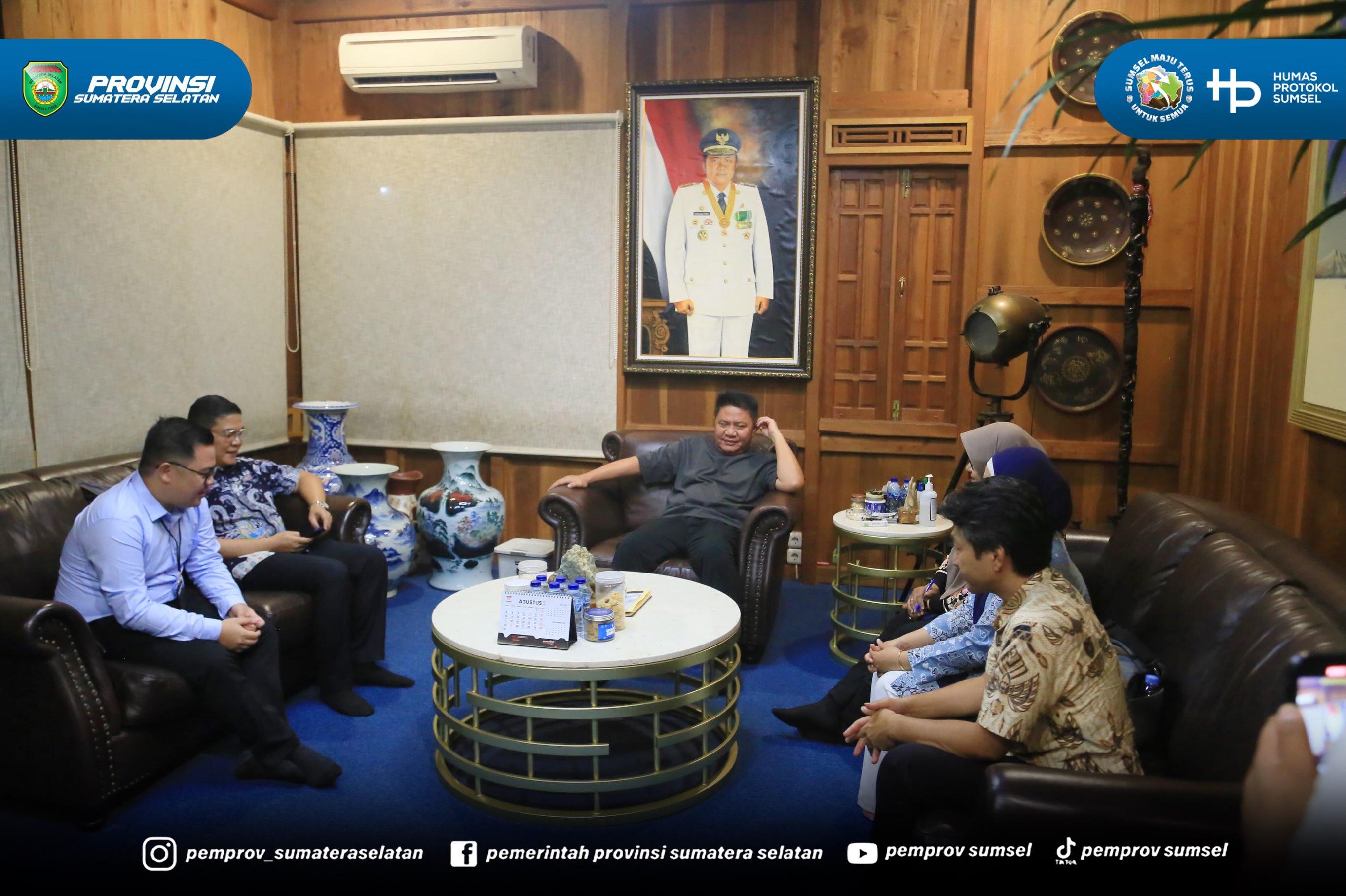 Gubernur Sumsel Herman Deru menerima Tim Uji Petik Nomine Pemerintah Daerah dengan kinerja sangat baik dalam Penyelenggaraan Pelayanan Terpadu Satu Pintu (PTSP) dan Percepatan Pelaksanaan Berusaha tahun 2026, di Rumah Kayu Taman Kenten, Rabu (19/8...
