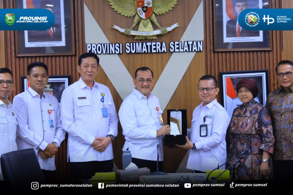 Palembang — Sekretaris Daerah (Sekda) Provinsi Sumatera Selatan Dr. Drs. H. Edward Candra, M.H. menegaskan kesiapan Pemerintah Provinsi Sumatera Selatan mendukung program nasional ekstensifikasi dan hilirisasi kelapa sawit. Sumsel memiliki potensi...