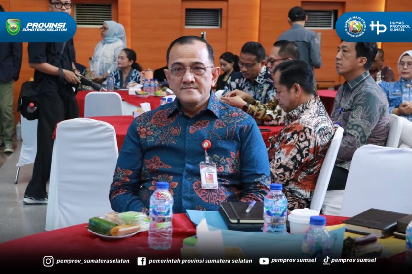 Jakarta - Sekretaris Daerah H. Edward Candra menghadiri Rapat Koordinasi Sekretaris Daerah tentang Implementasi Reformasi Birokrasi Tematik Berdampak untuk Kesejahteraan Rakyat diselenggarakan oleh Kementerian Dalam Negeri di Gedung Sasana Bhakti...
