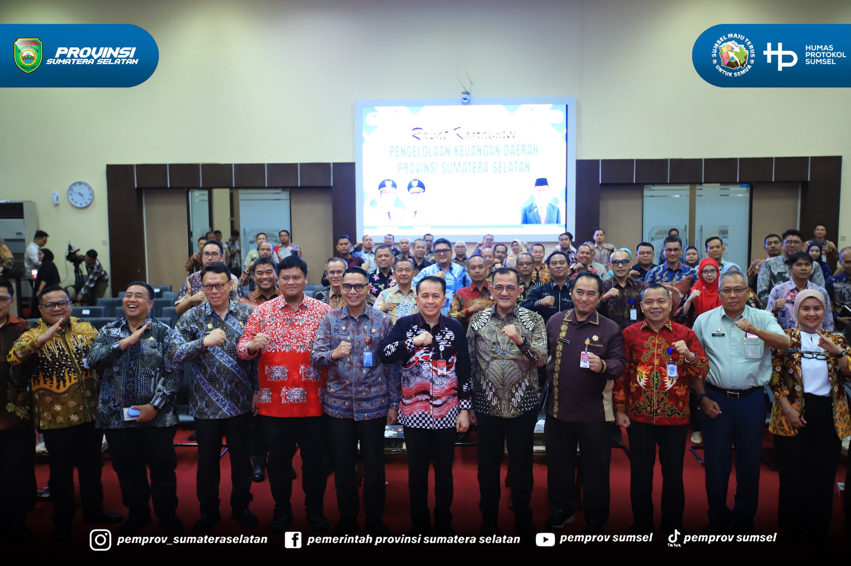 Palembang - Gubernur Sumsel Dr. H. Herman Deru melalui Sekretaris Daerah (Sekda) Sumsel Dr. Drs. H. Edward Candra membuka Rapat Koordinasi Pengelolaan Keuangan Daerah Provinsi Sumsel, di Auditorium Bina Praja, Jumat (21/8/2026). Rapat ini dihadiri...