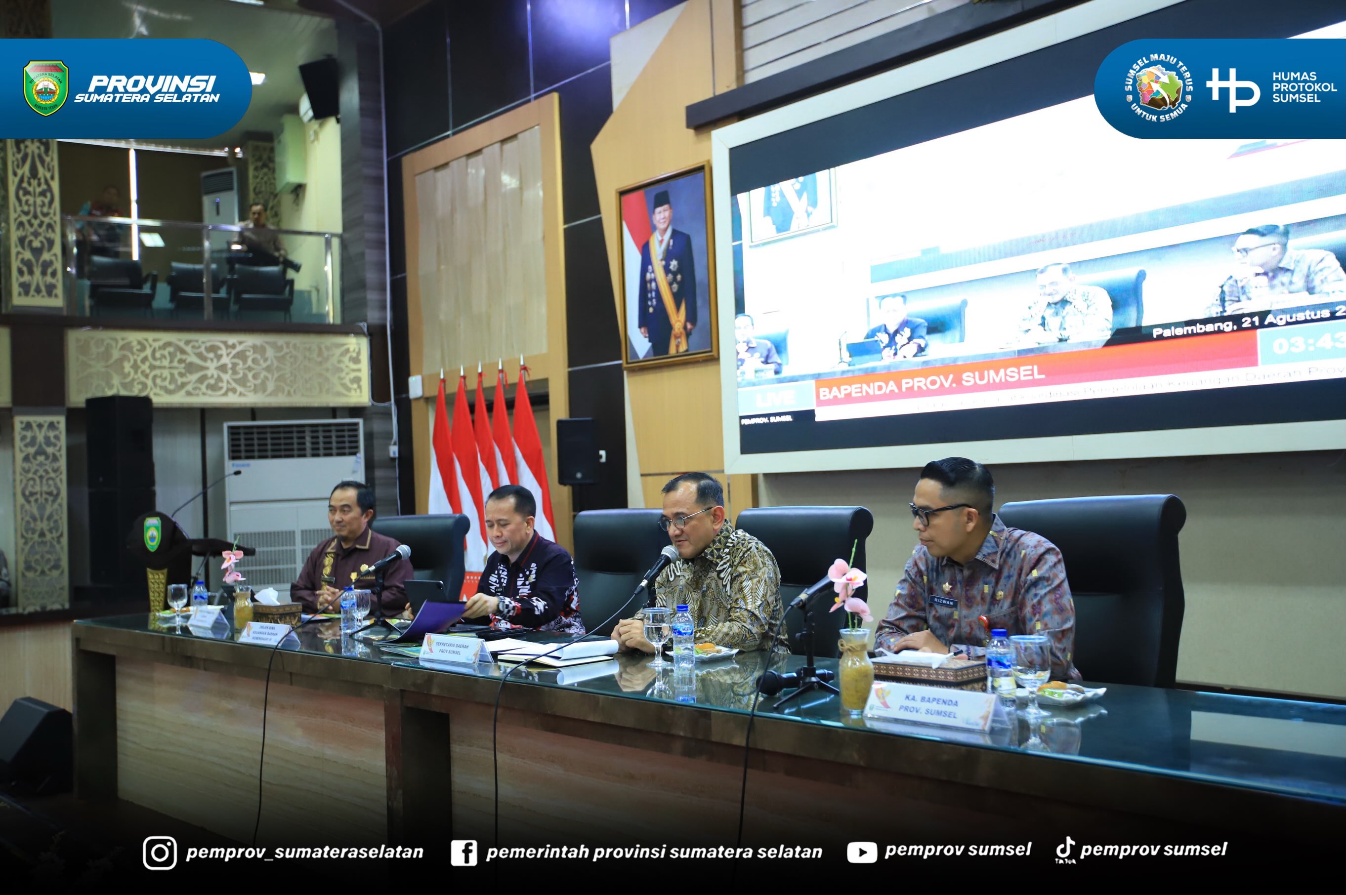 Palembang - Gubernur Sumsel Dr. H. Herman Deru melalui Sekretaris Daerah (Sekda) Sumsel Dr. Drs. H. Edward Candra membuka Rapat Koordinasi Pengelolaan Keuangan Daerah Provinsi Sumsel, di Auditorium Bina Praja, Jumat (21/8/2026). Rapat ini dihadiri...