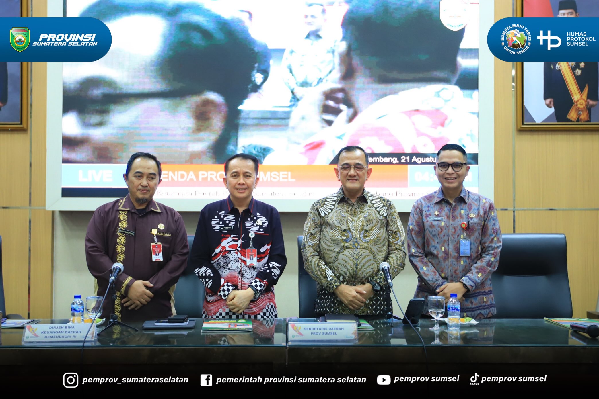Palembang - Gubernur Sumsel Dr. H. Herman Deru melalui Sekretaris Daerah (Sekda) Sumsel Dr. Drs. H. Edward Candra membuka Rapat Koordinasi Pengelolaan Keuangan Daerah Provinsi Sumsel, di Auditorium Bina Praja, Jumat (21/8/2026). Rapat ini dihadiri...