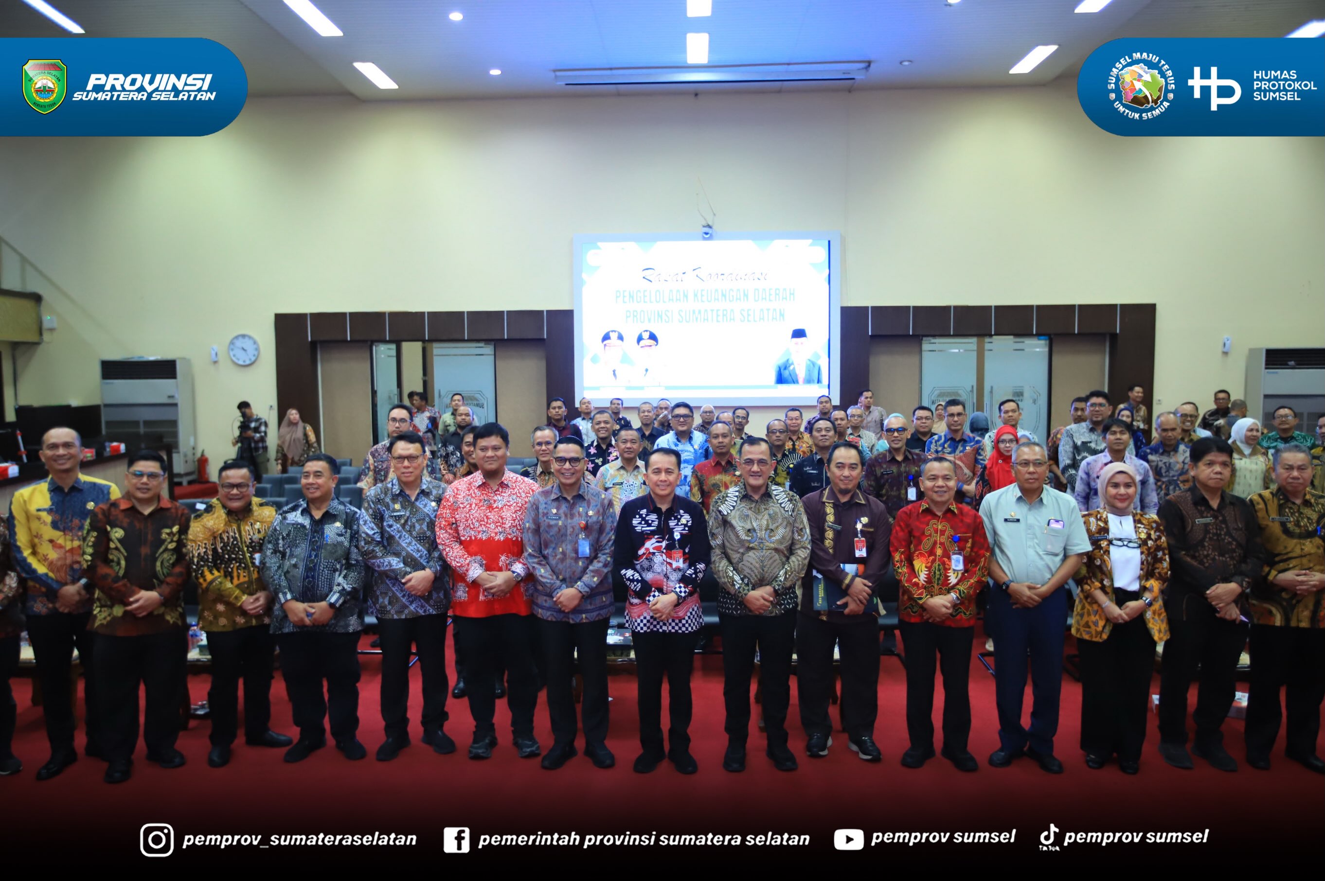 Palembang - Gubernur Sumsel Dr. H. Herman Deru melalui Sekretaris Daerah (Sekda) Sumsel Dr. Drs. H. Edward Candra membuka Rapat Koordinasi Pengelolaan Keuangan Daerah Provinsi Sumsel, di Auditorium Bina Praja, Jumat (21/8/2026). Rapat ini dihadiri...