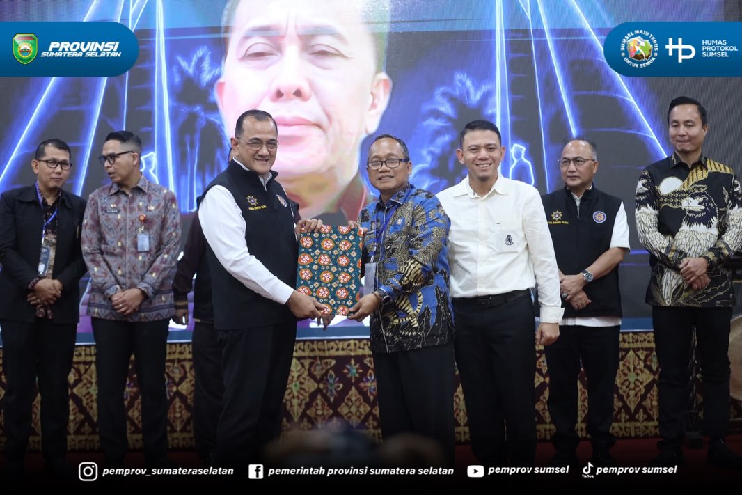 Palembang - Plt Ketua Dewan Pengurus Provinsi IKAPTK Provinsi Sumsel Edward Candra yang sekaligus Sekda Sumsel menghadiri Kongres II IKAPTK yang berlangsung di Palembang, Jumat (21/8/2026).