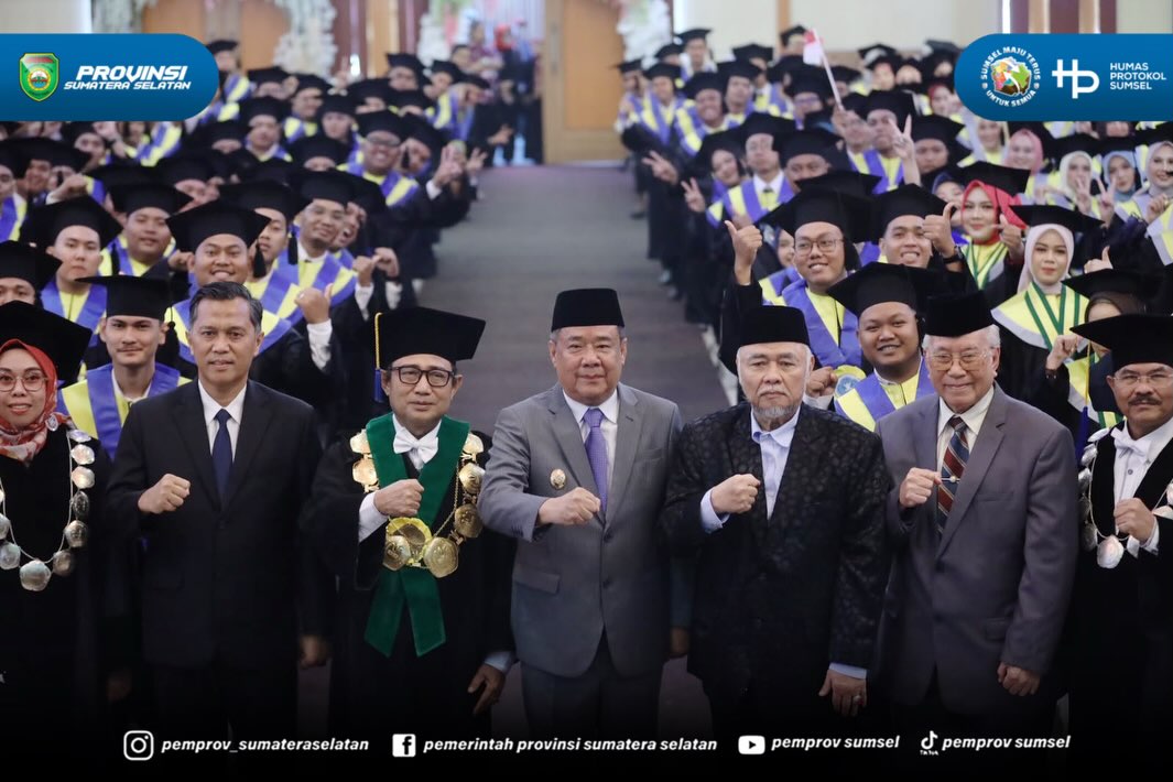 Palembang – Wakil Gubernur Sumatera Selatan H. Cik Ujang menghadiri acara wisuda Universitas Tridinanti Palembang yang berlangsung khidmat di Ballroom Universitas Tridinanti, Palembang, Sabtu (22/8/2026).