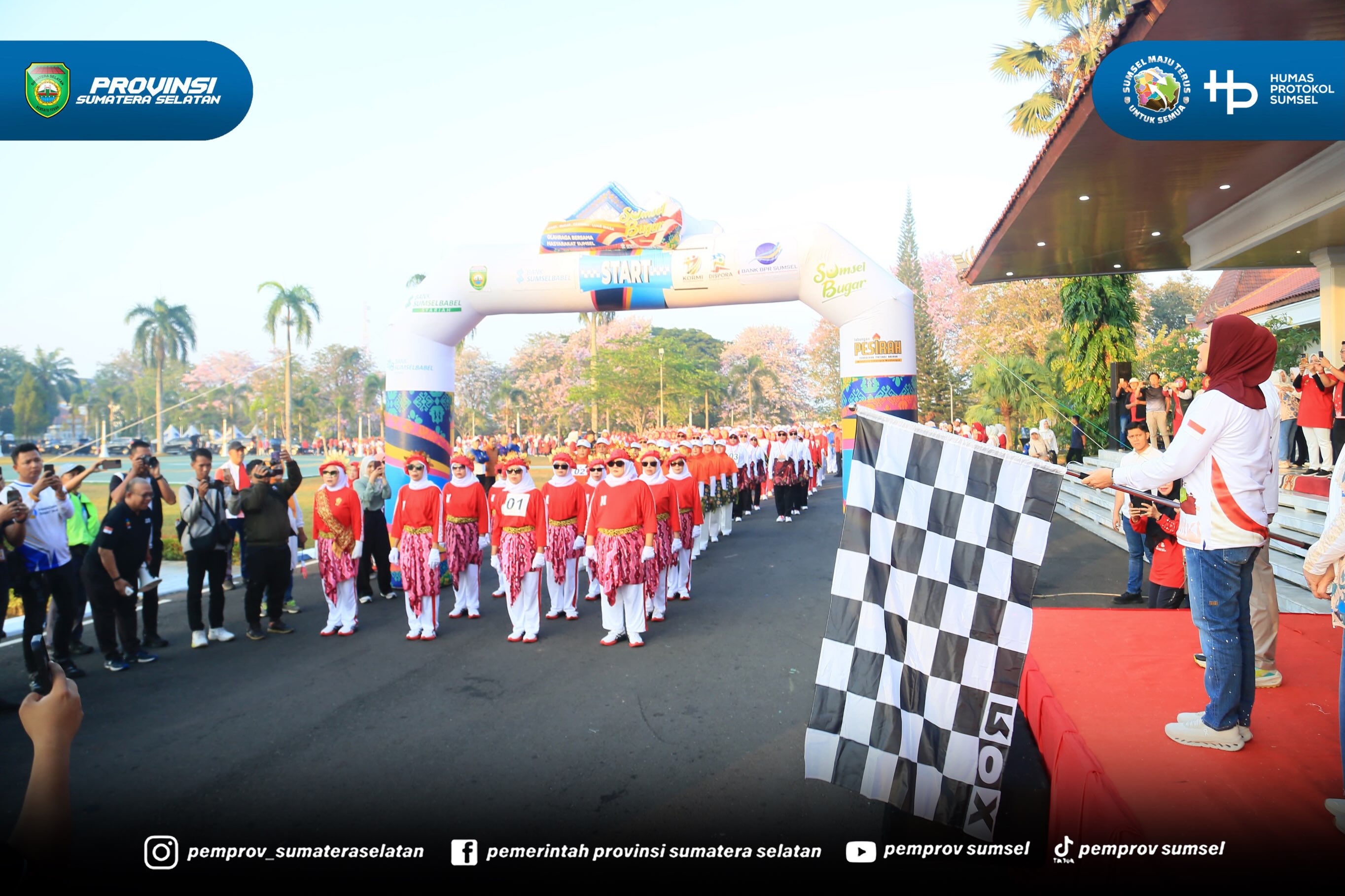 Palembang — Semangat kemerdekaan terasa kental di lingkungan Pemerintah Provinsi Sumatera Selatan. Sekretaris Daerah Provinsi Sumatera Selatan, Dr. Drs. H. Edward Candra, M.H., secara resmi melepas kegiatan Gerak Jalan Indah yang diikuti jajaran O...