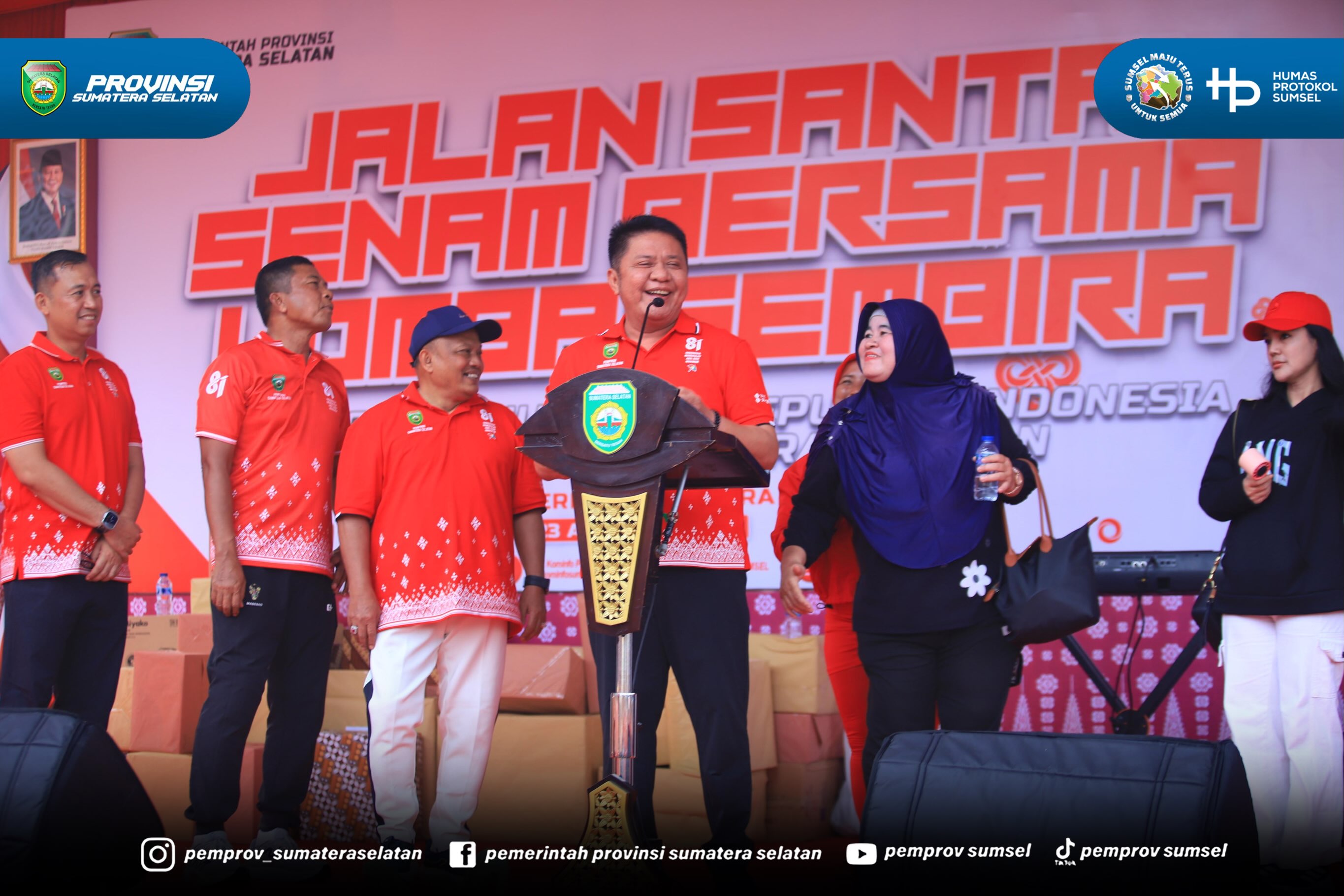 Palembang - Peringatan HUT ke-81 Kemerdekaan Republik Indonesia di lingkungan Pemerintah Provinsi Sumatera Selatan berlangsung meriah. Rangkaian kegiatan Jalan Santai, Senam Bersama, dan Lomba Gembira digelar di halaman Kantor Gubernur Sumsel dan...