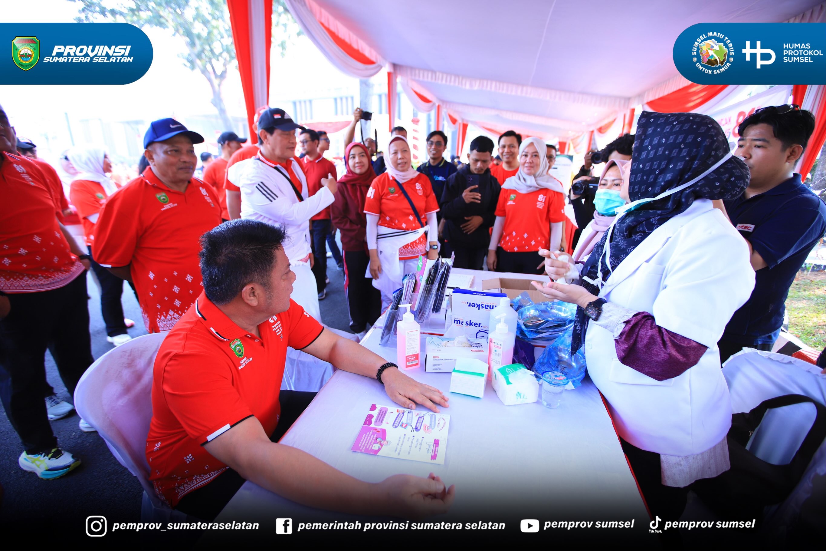 Palembang - Peringatan HUT ke-81 Kemerdekaan Republik Indonesia di lingkungan Pemerintah Provinsi Sumatera Selatan berlangsung meriah. Rangkaian kegiatan Jalan Santai, Senam Bersama, dan Lomba Gembira digelar di halaman Kantor Gubernur Sumsel dan...