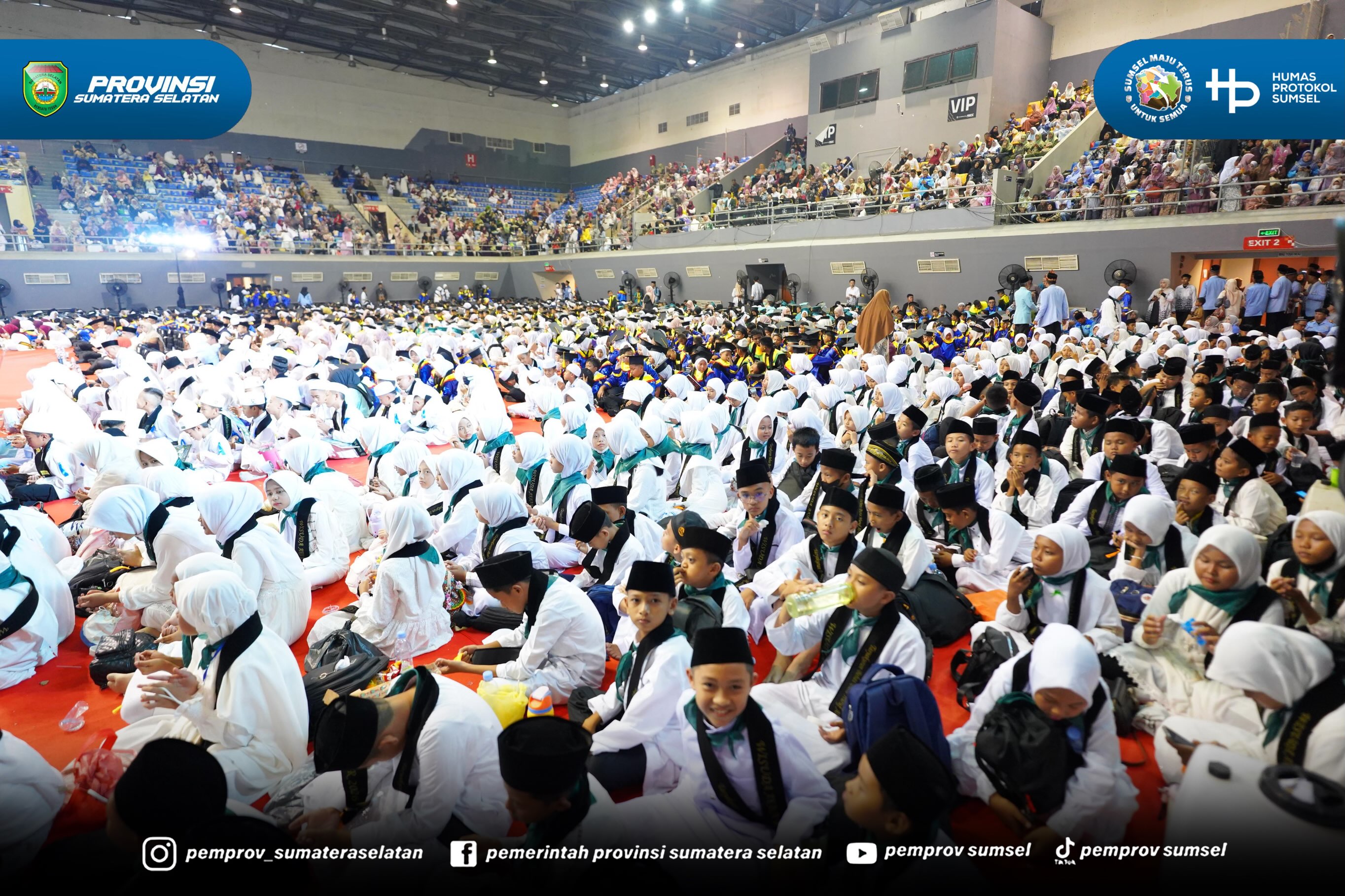 PALEMBANG – Gubernur Sumatera Selatan (Sumsel) Dr. H. Herman Deru menghadiri Tasyakuran Bebas Buta Huruf Al-Qur’an dan Wisuda Akbar 10.000 Santri TK/TPA BKPRMI di Palembang Sport and Convention Center (PSCC), Selasa (25/08/2026).
