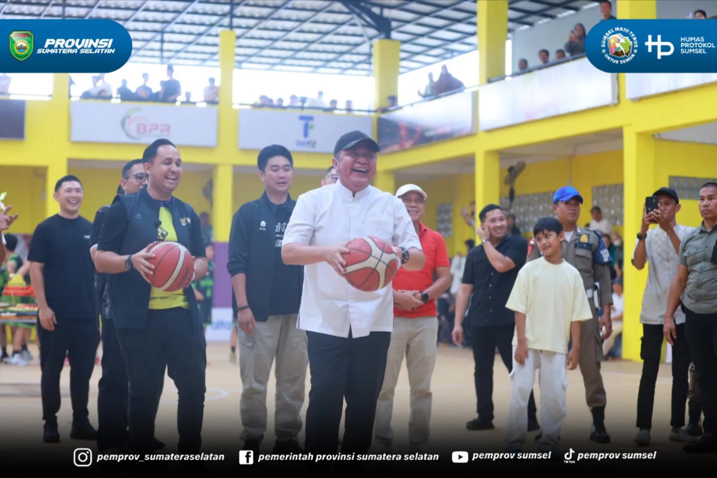 PALEMBANG — Gubernur Sumatera Selatan (Sumsel) Dr. H. Herman Deru secara resmi melakukan grand opening GOR Pemuda Sport & Entertainment sekaligus membuka pertandingan puncak Final Perbasi Cup I Kejuaraan Daerah (Kejurda) Kelompok Umur (KU) 14 dan...