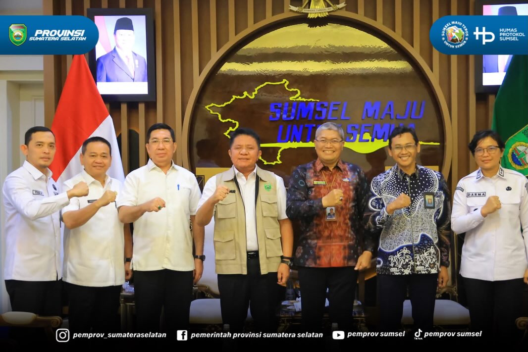 Palembang — Gubernur Sumatera Selatan (Sumsel) Dr. H. Herman Deru menerima audiensi Kepala Perwakilan Badan Pengawasan Keuangan dan Pembangunan (BPKP) Provinsi Sumsel, Supriyadi, dalam rangka silaturahmi sekaligus pamit sehubungan dengan kepindaha...