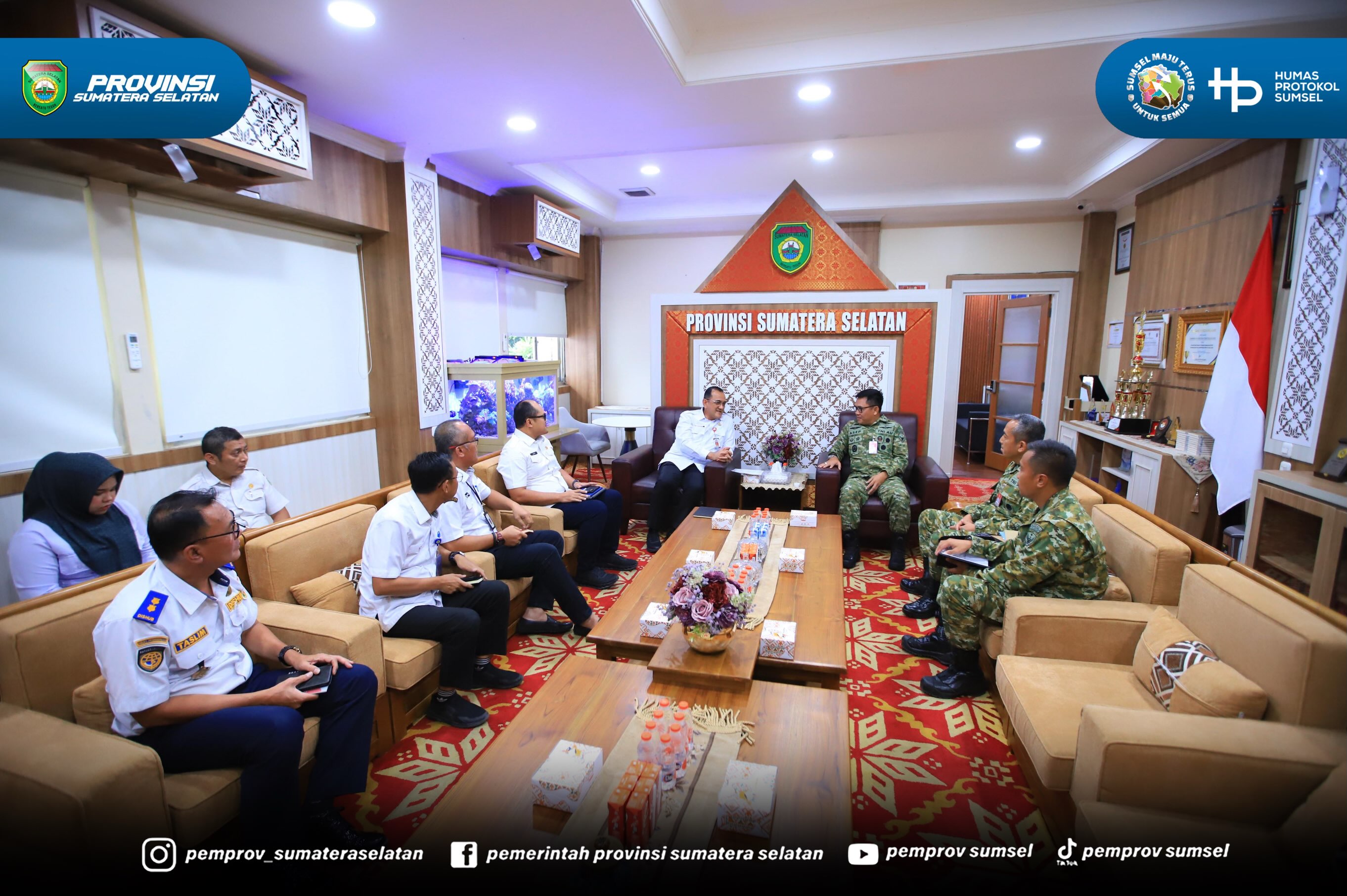 Palembang. Sekretaris Daerah Provinsi Sumatera Selatan (Sumsel) Edward Candra Menerima Danlanud Sri Mulyono Herlambang Palembang, Kolonel Pnb Asep Wahyu Wijaya, M.M.S. beserta Jajaran dalam rangka Silahturahmi bertempat di Ruang Tamu Sekda, pada R...