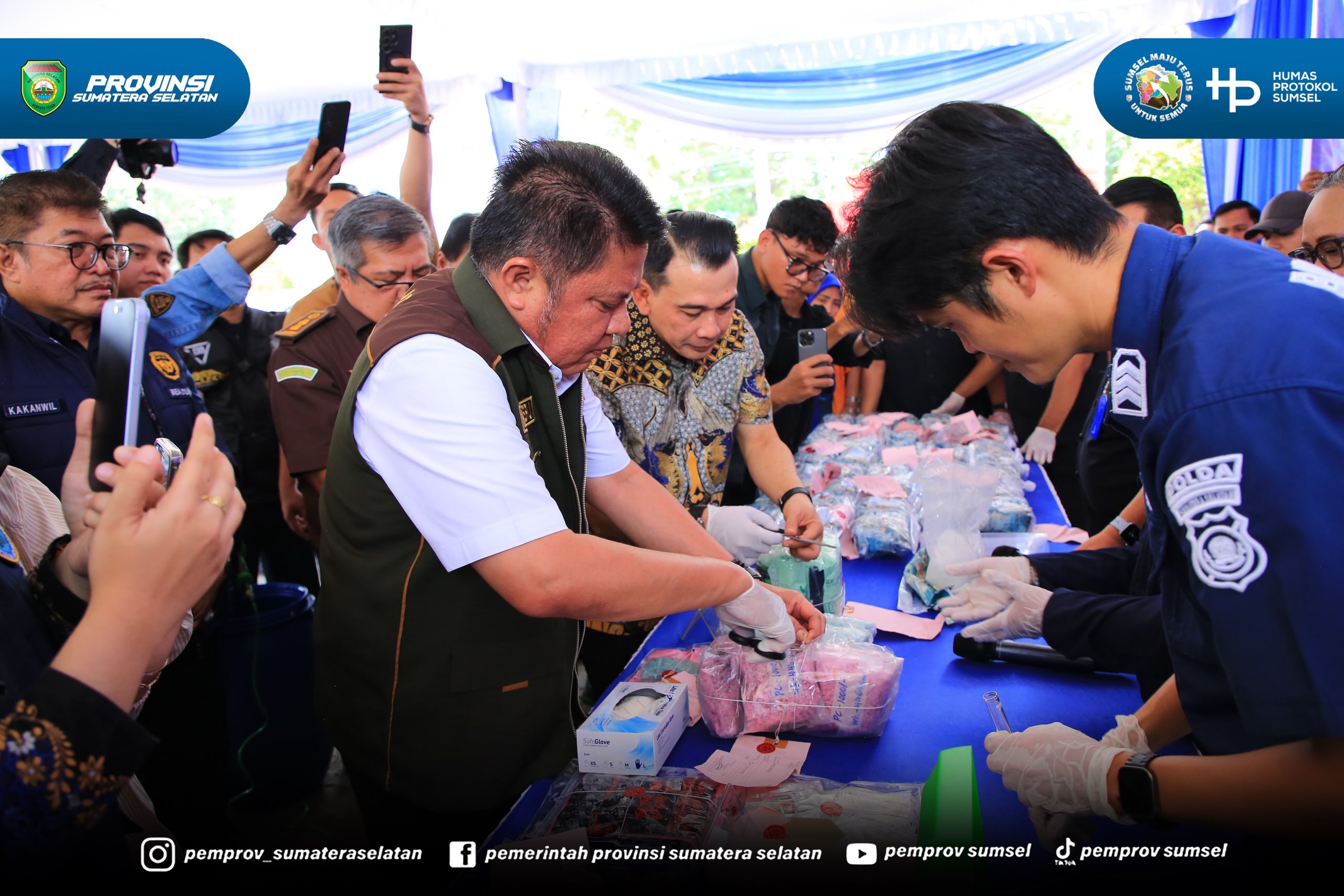 Palembang – Gubernur Sumatera Selatan (Sumsel) Dr. H. Herman Deru menekankan pentingnya memperkuat peran keluarga, masyarakat desa, tokoh agama, dan seluruh elemen masyarakat dalam upaya mencegah serta memutus mata rantai penyalahgunaan dan pereda...