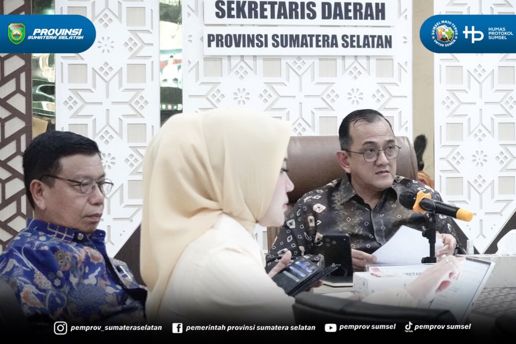 PALEMBANG – Sekretaris Daerah Provinsi Sumatera Selatan (Sekda Sumsel), Edward Candra menghadiri Rapat Koordinasi Pelaksanaan Perluasan Piloting Digitalisasi Perlindungan Sosial Tahun 2026 yang diselenggarakan Komite Percepatan Transformasi Digita...