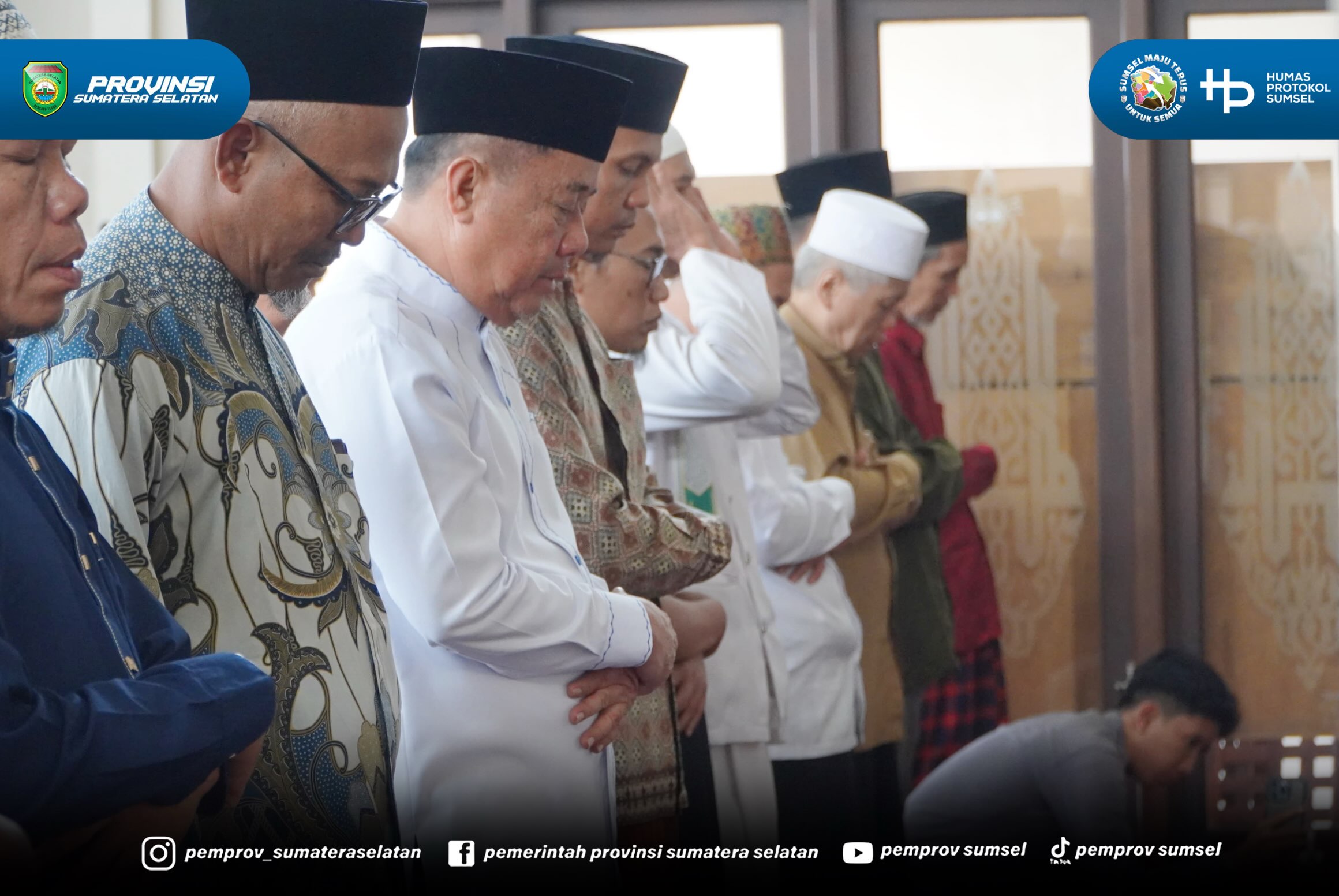 Palembang - Wakil Gubernur Sumsel H. Cik Ujang melaksanakan Safari Sholat Jumat di Masjid Fajrul Falah Kecamatan Ilir Barat I Palembang. Jumat (18/09/2026).