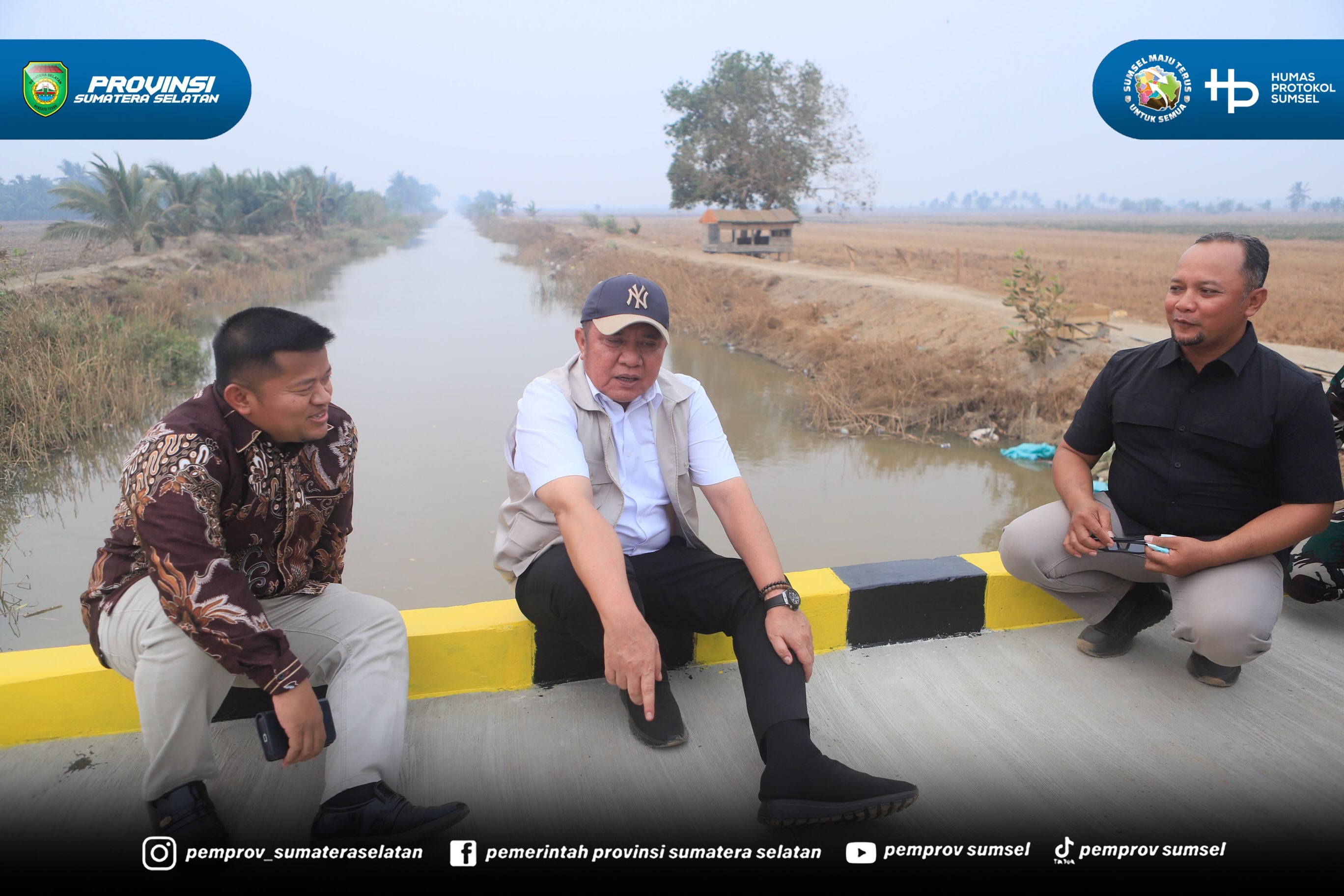 BANYUASIN - Gubernur Sumatera Selatan (Sumsel), Herman Deru berdialog bersama masyarakat dan meresmikan sekaligus meninjau 4 jembatan di Desa Telang Rejo, Kecamatan Muara Telang, Kabupaten Banyuasin, Sabtu (19/09/2026).