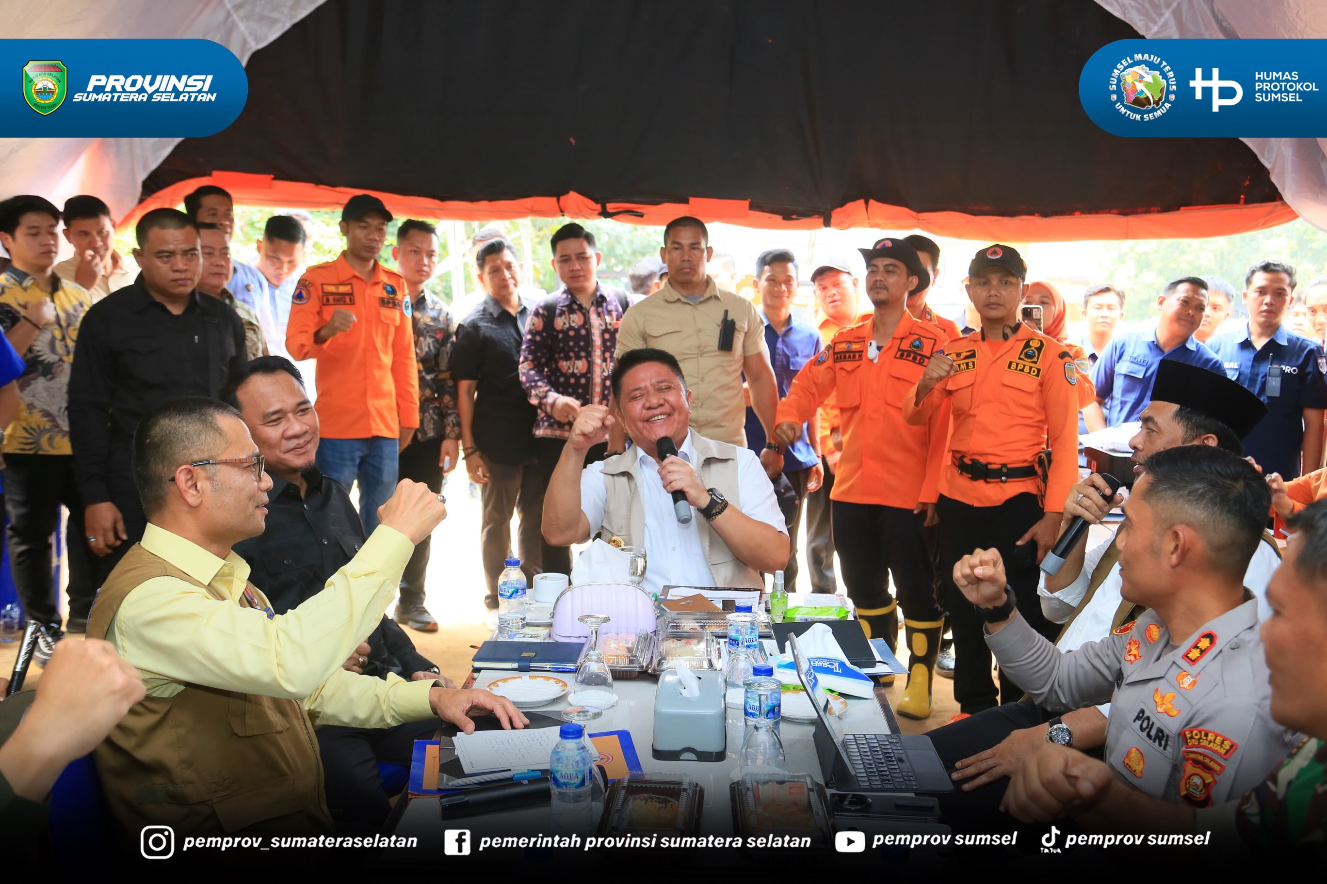 OKUS - Gubernur Sumatera Selatan (Sumsel), Herman Deru meninjau Posko Satgas Karhutla Kabupaten Ogan Komering Ulu Selatan (OKUS), Sabtu (19/09/2026).