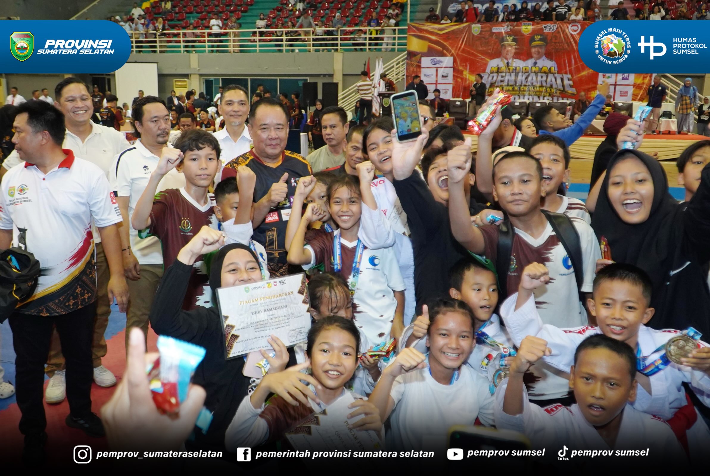Palembang – Wakil Gubernur Sumatera Selatan H. Cik Ujang berharap para atlet karate di Sumatera Selatan tidak hanya berprestasi di tingkat provinsi, tetapi juga mampu mengukir prestasi di tingkat nasional.
