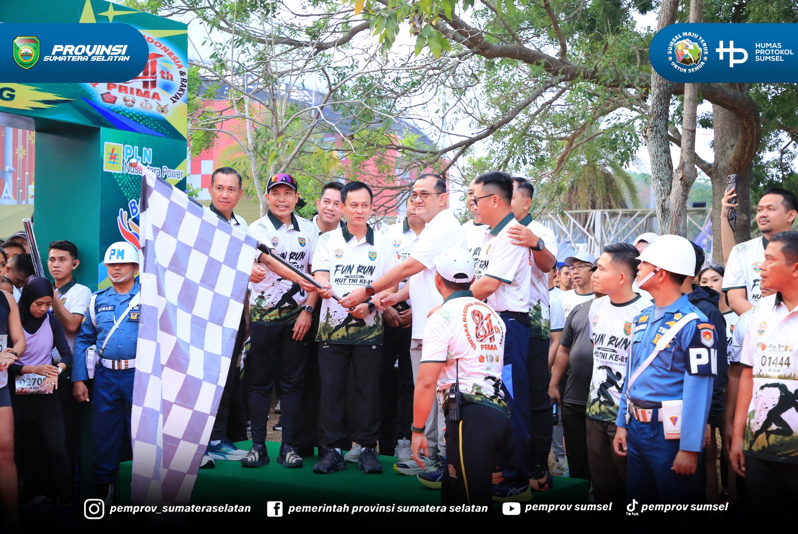 Sekretaris Daerah Pemerintah Provinsi Sumsel Dr H Edward Candra melepas Peserta Lomba Lari (Fun Run) 5 K di Jakabaring Sport City (JSC) Palembang, Minggu (20/9/2026).