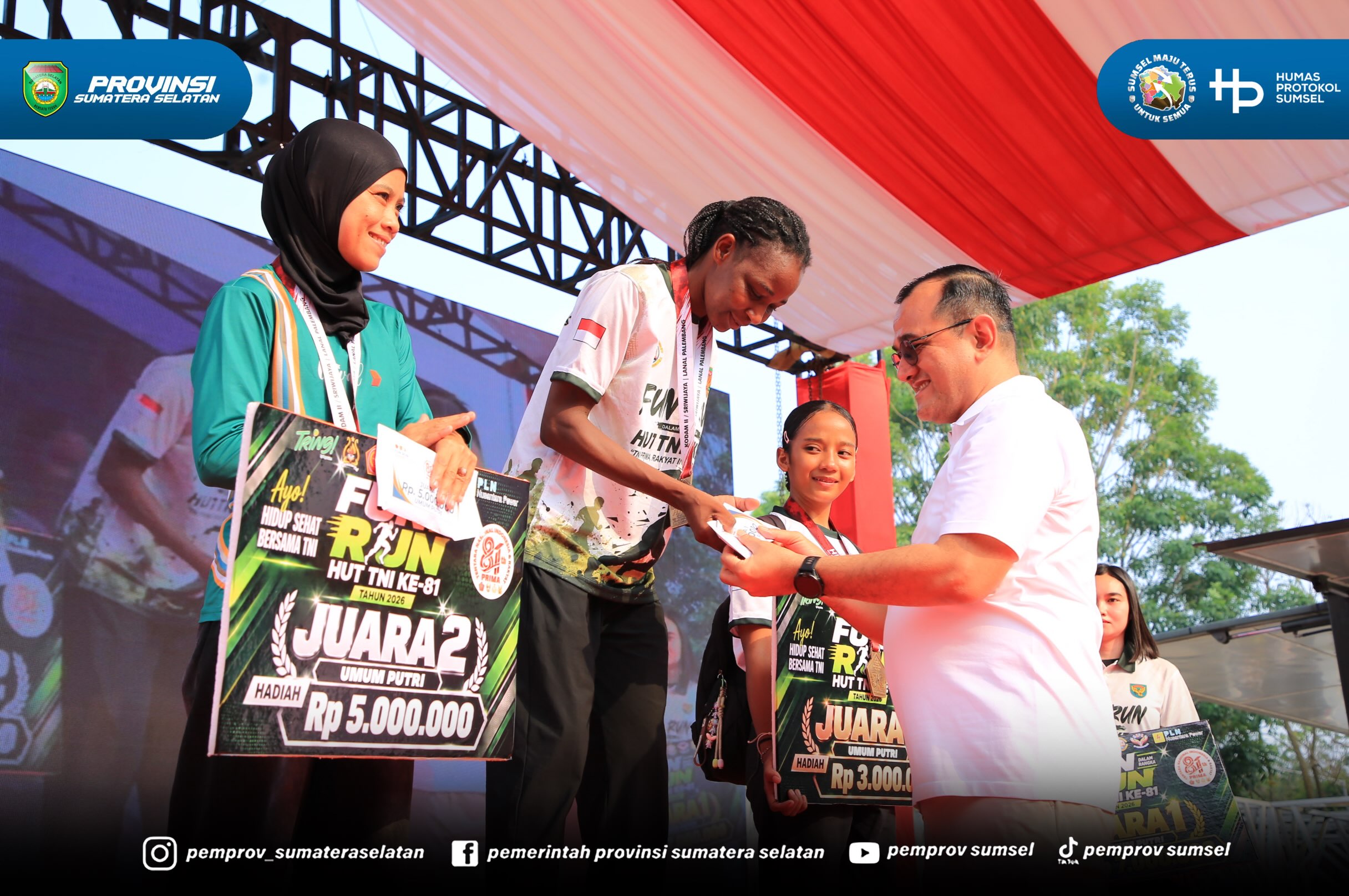 Sekretaris Daerah Pemerintah Provinsi Sumsel Dr H Edward Candra melepas Peserta Lomba Lari (Fun Run) 5 K di Jakabaring Sport City (JSC) Palembang, Minggu (20/9/2026).