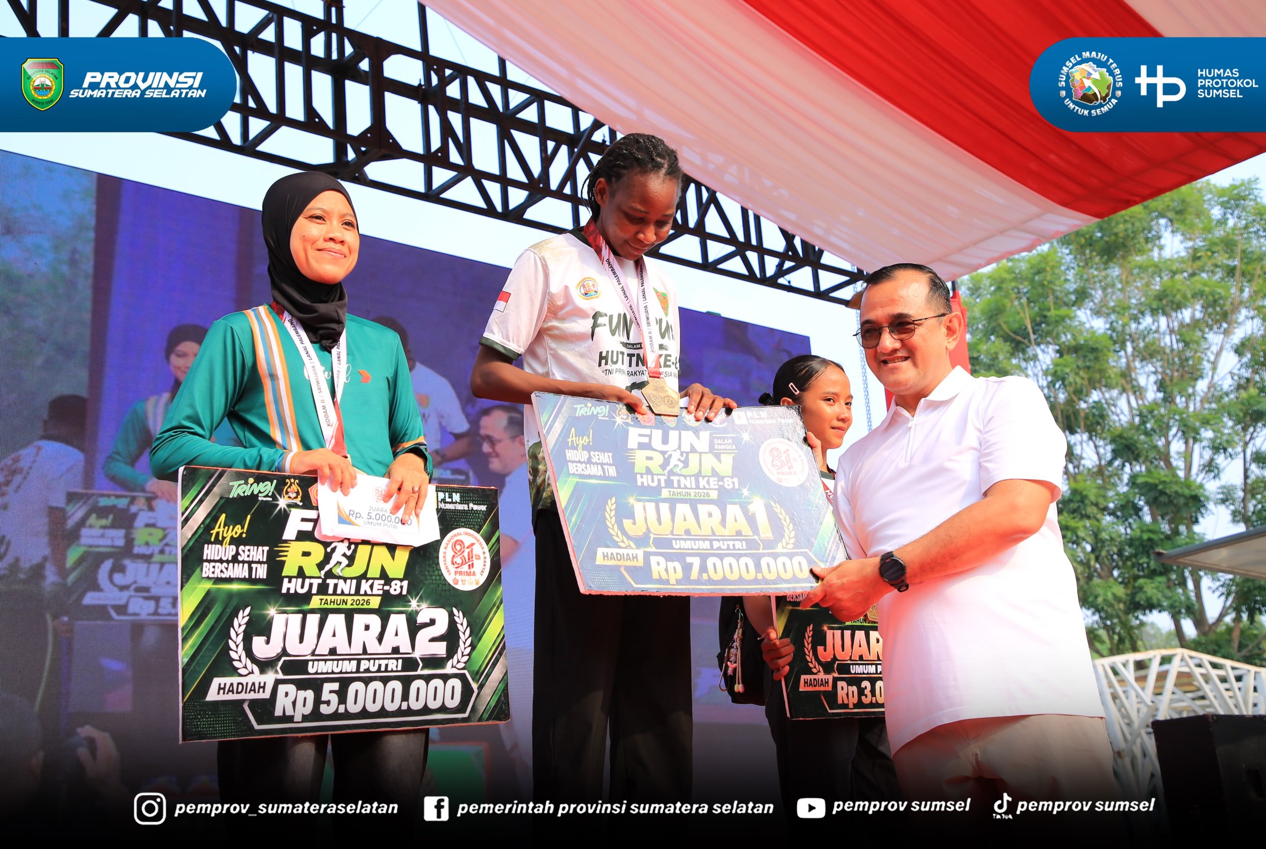 Sekretaris Daerah Pemerintah Provinsi Sumsel Dr H Edward Candra melepas Peserta Lomba Lari (Fun Run) 5 K di Jakabaring Sport City (JSC) Palembang, Minggu (20/9/2026).